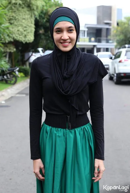 Foto Dhini Aminarti