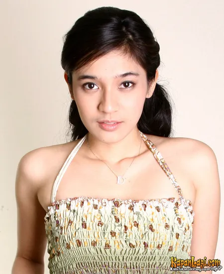 Foto Dhini Aminarti