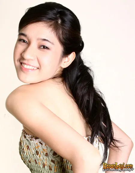 Foto Dhini Aminarti