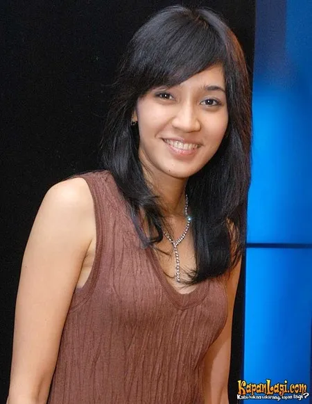 Foto Dhini Aminarti