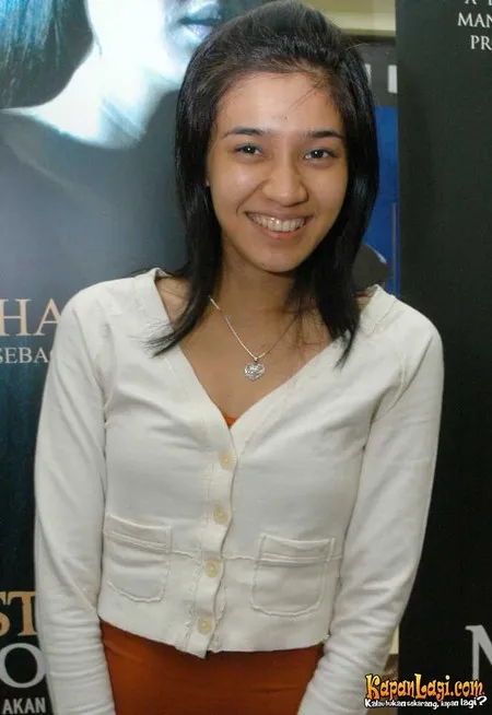 Foto Dhini Aminarti