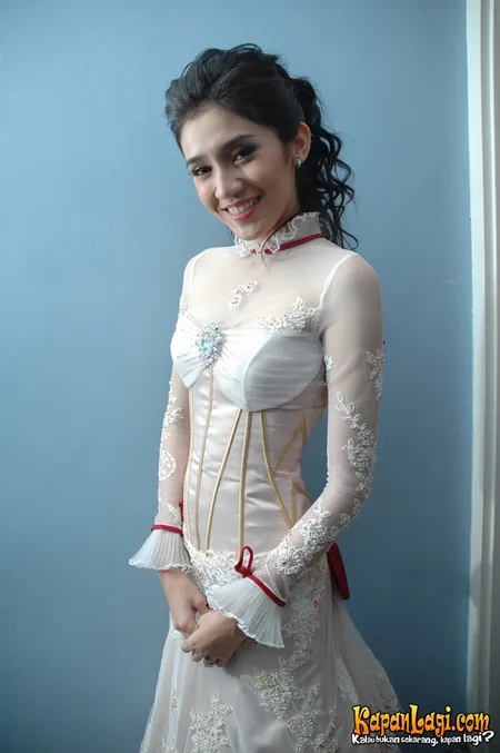 Foto Dhini Aminarti