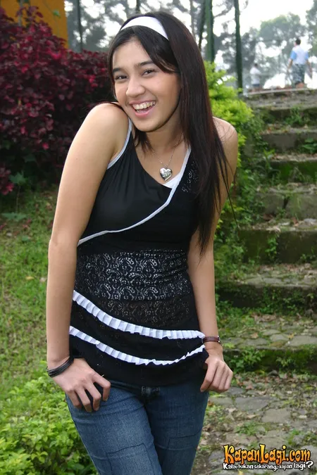 Foto Dhini Aminarti