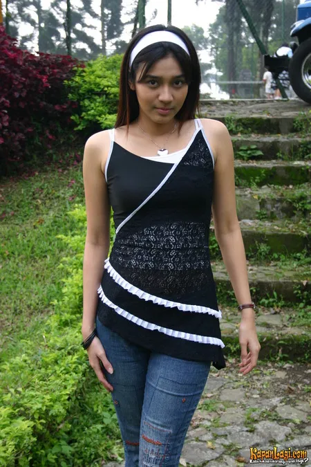 Foto Dhini Aminarti
