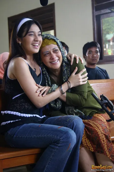 Foto Dhini Aminarti
