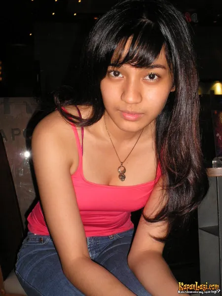 Foto Dhini Aminarti