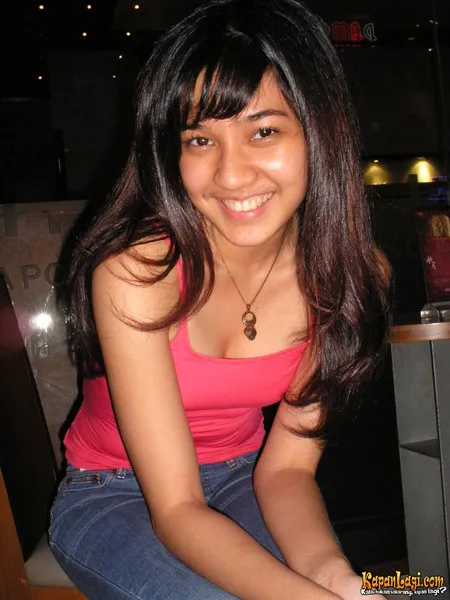 Foto Dhini Aminarti