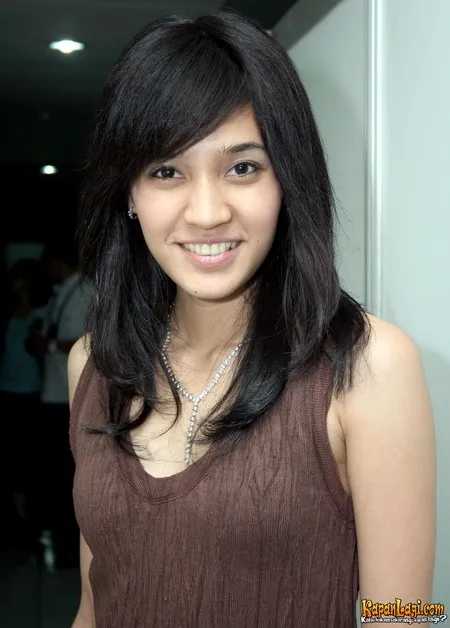 Foto Dhini Aminarti