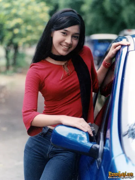 Foto Dhini Aminarti