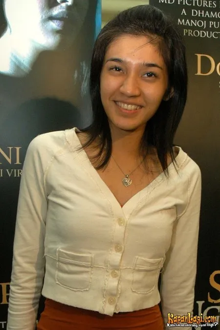 Foto Dhini Aminarti