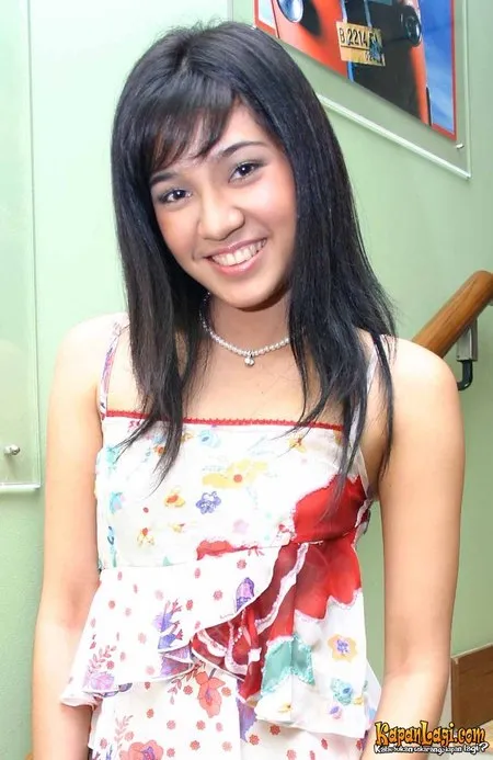 Foto Dhini Aminarti