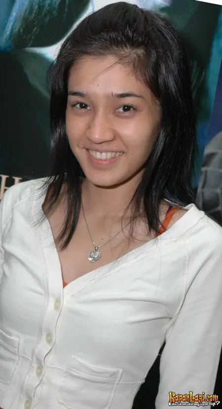 Foto Dhini Aminarti