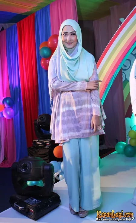 Foto Dian Pelangi