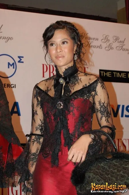 Foto Dian Sastrowardoyo