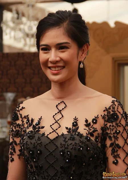 Foto Dian Sastrowardoyo