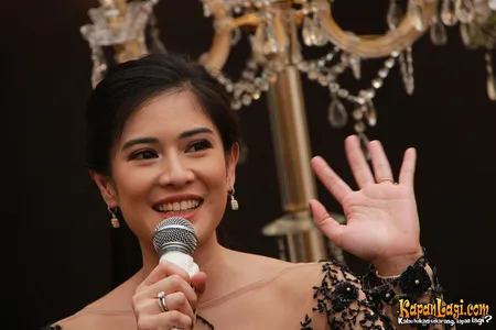 Foto Dian Sastrowardoyo