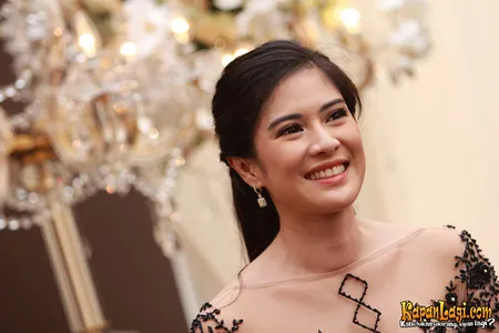 Foto Dian Sastrowardoyo