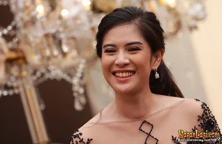 Foto Dian Sastrowardoyo