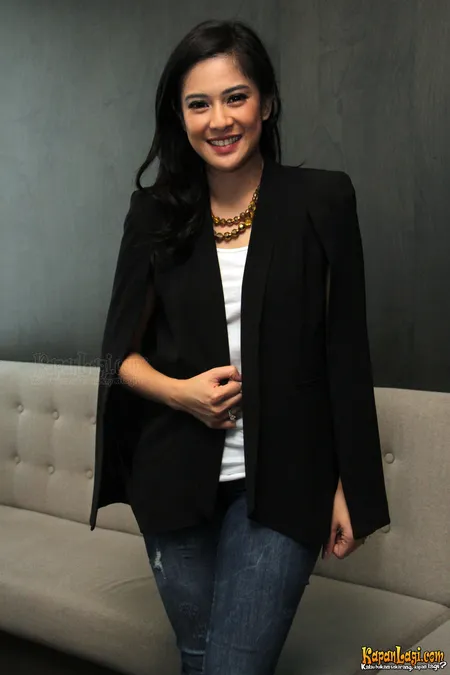 Foto Dian Sastrowardoyo