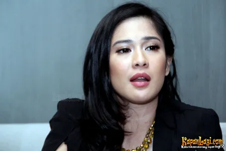 Foto Dian Sastrowardoyo