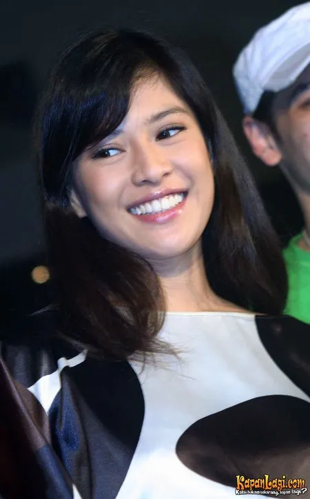 Foto Dian Sastrowardoyo