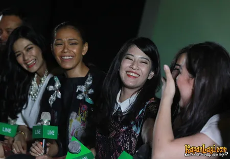 Foto Dian Sastrowardoyo