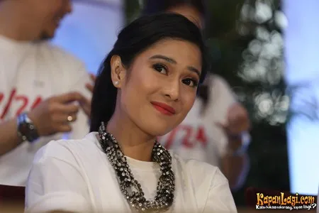 Foto Dian Sastrowardoyo