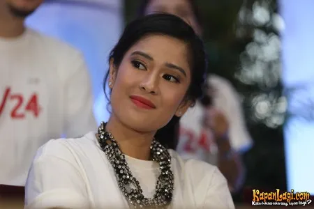 Foto Dian Sastrowardoyo