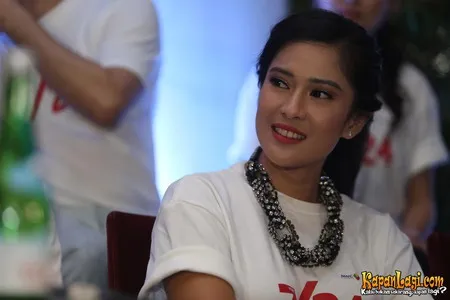 Foto Dian Sastrowardoyo