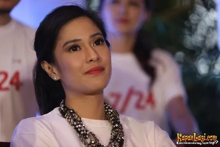 Foto Dian Sastrowardoyo