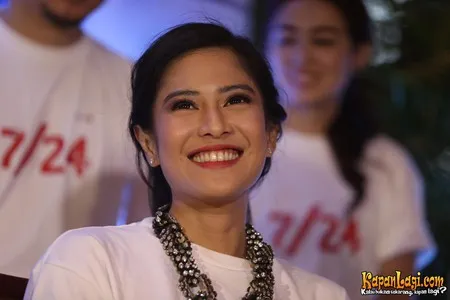 Foto Dian Sastrowardoyo