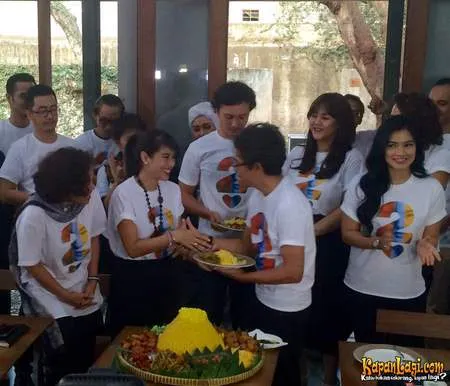 Foto Dian Sastrowardoyo