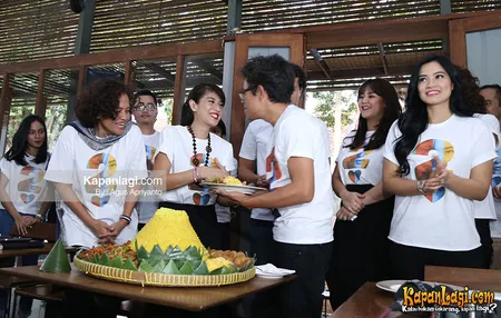 Foto Dian Sastrowardoyo