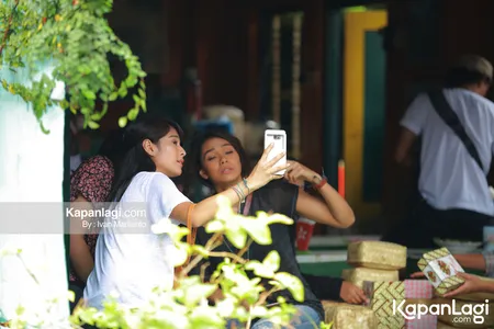 Foto Dian Sastrowardoyo