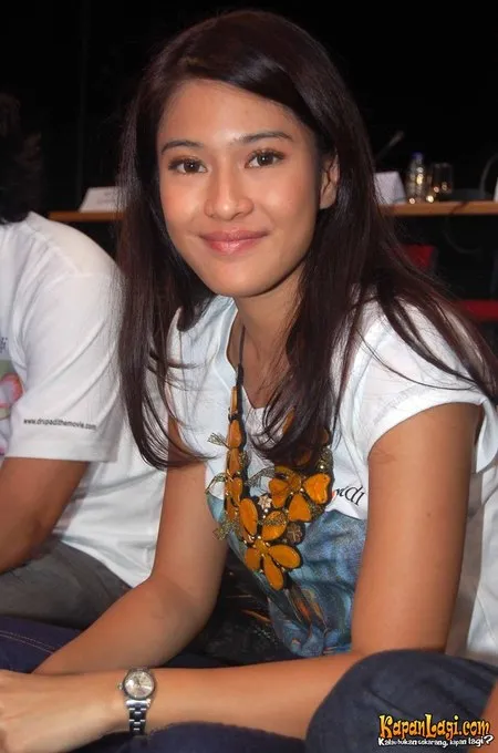 Foto Dian Sastrowardoyo