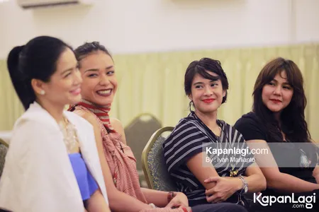 Foto Dian Sastrowardoyo