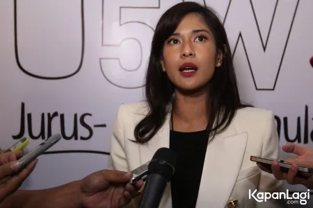 Foto Dian Sastrowardoyo