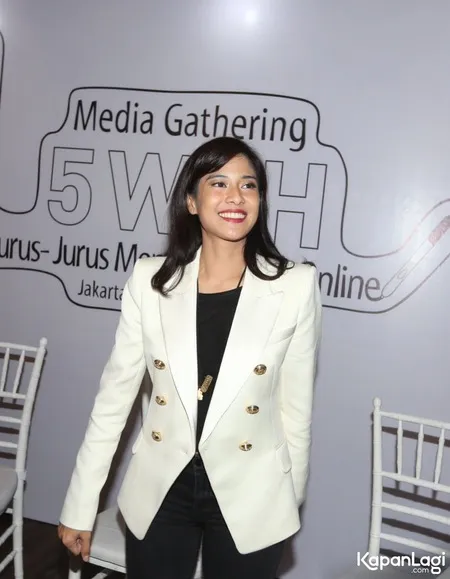 Foto Dian Sastrowardoyo