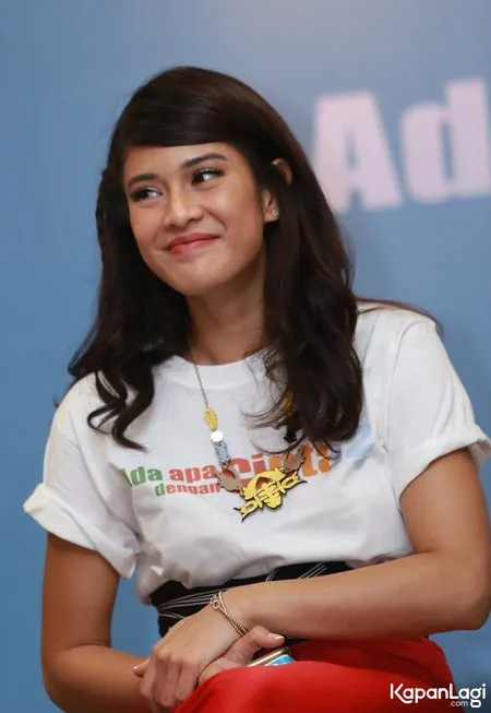Foto Dian Sastrowardoyo
