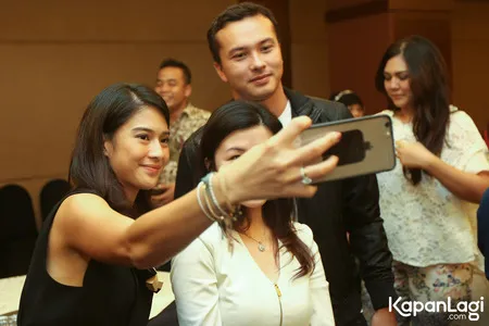 Foto Dian Sastrowardoyo