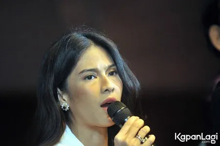 Foto Dian Sastrowardoyo