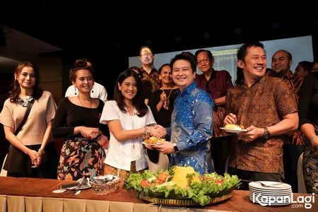 Foto Dian Sastrowardoyo