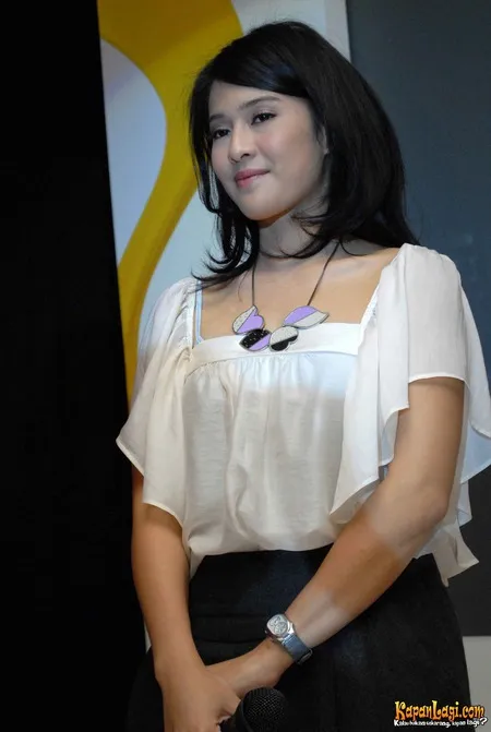 Foto Dian Sastrowardoyo