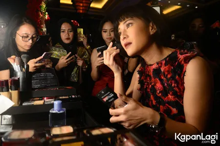 Foto Dian Sastrowardoyo