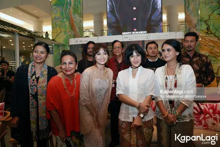 Foto Dian Sastrowardoyo