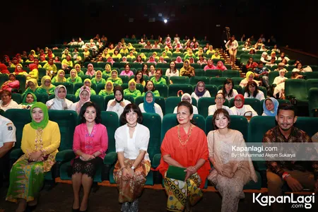 Foto Dian Sastrowardoyo