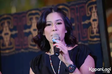 Foto Dian Sastrowardoyo