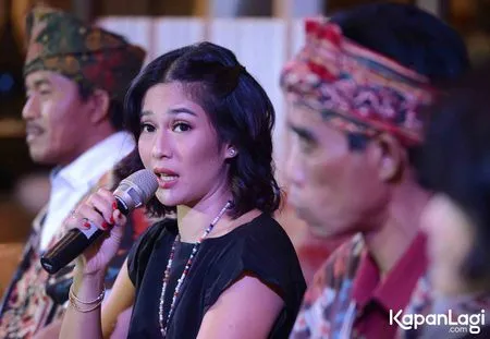 Foto Dian Sastrowardoyo