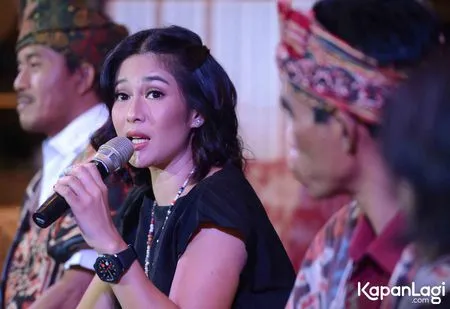 Foto Dian Sastrowardoyo