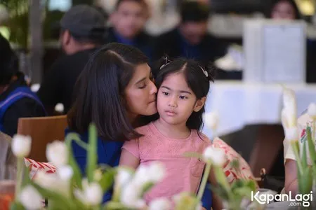 Foto Dian Sastrowardoyo